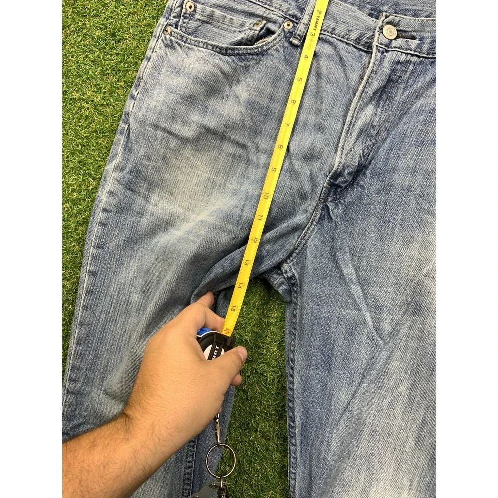 Levis shop confidence